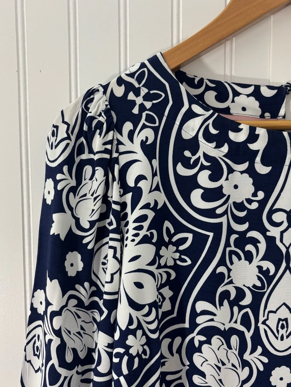Boden Navy Blue White Scroll Print Smocked Sleeve Blouse US 10 Timeless Top Chic